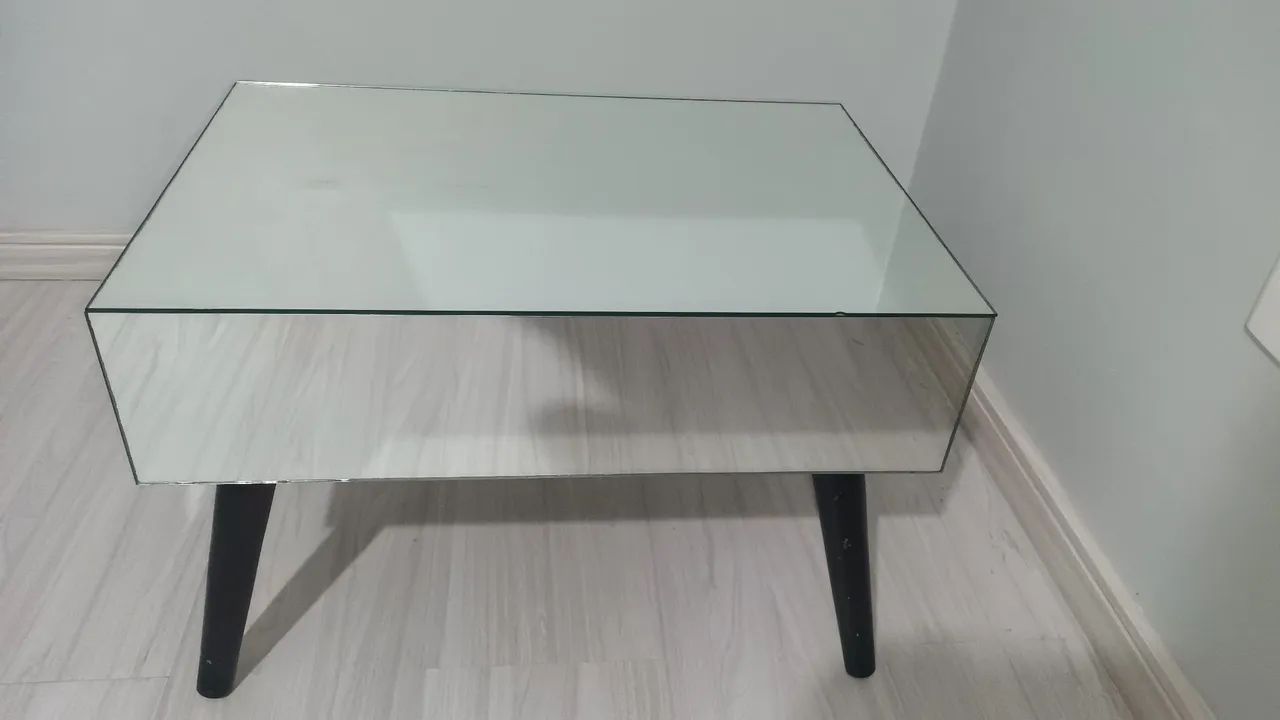 Mesa de centro espelhada 