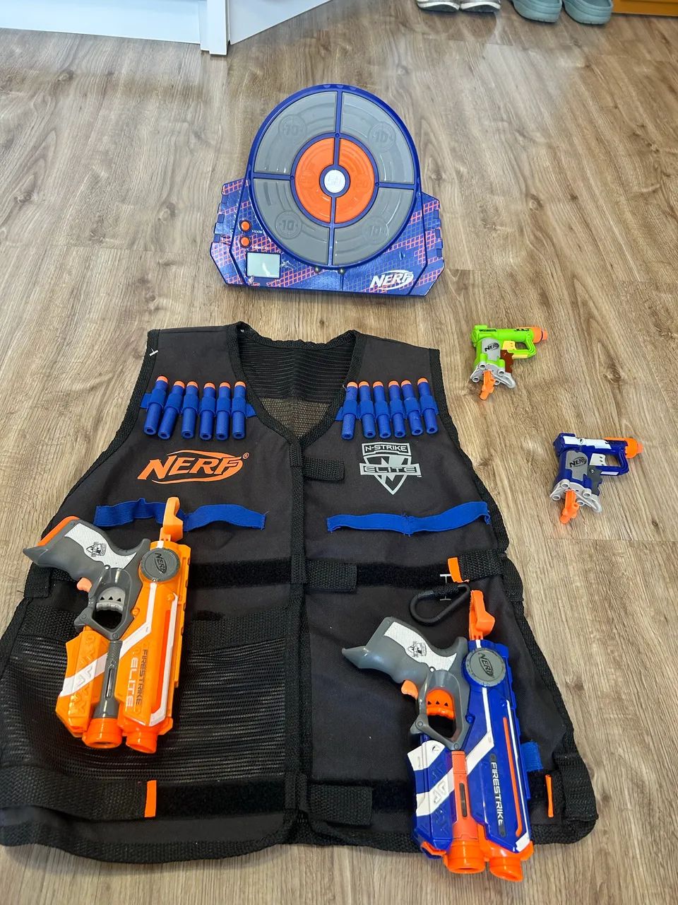 COLETE NERF + PISTOLAS + ALVO NERF - Foto 4