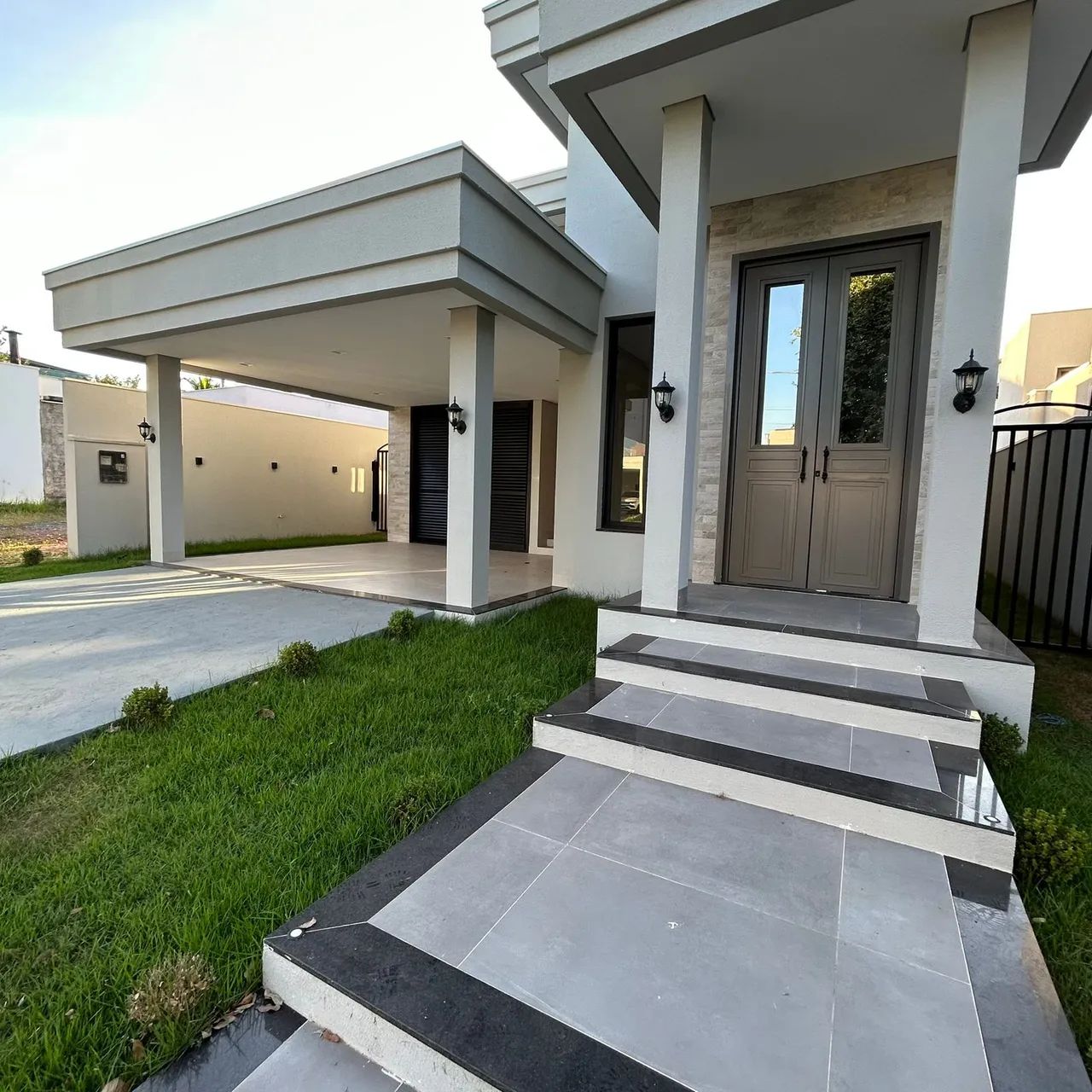 Condomínio Belvedere 1  Casa estilo neoclássico - Foto 2