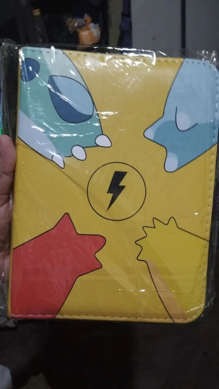 Fichário Pokemon + 100 cartas - Foto 2