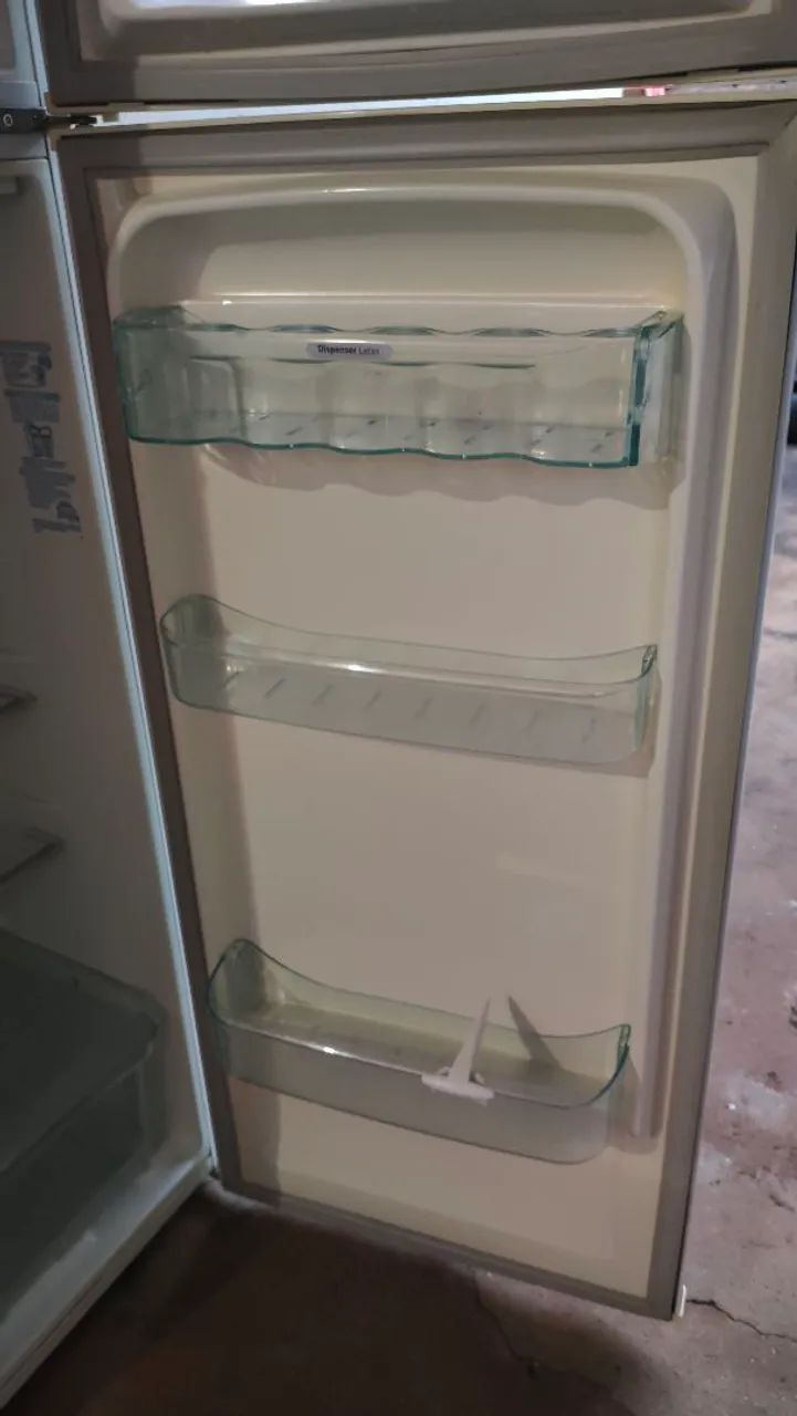Geladeira Duplex Branca Com Freezer Superior Cycle - Foto 5