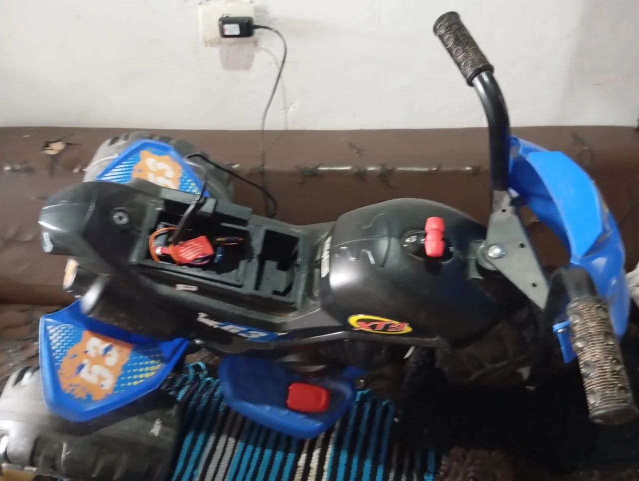 Moto elétrica infantil 