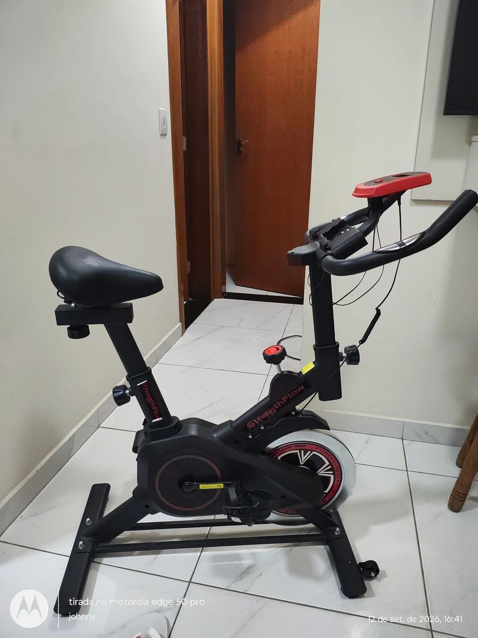 Vendo bicicleta ergométrica semi nova strengthflow  