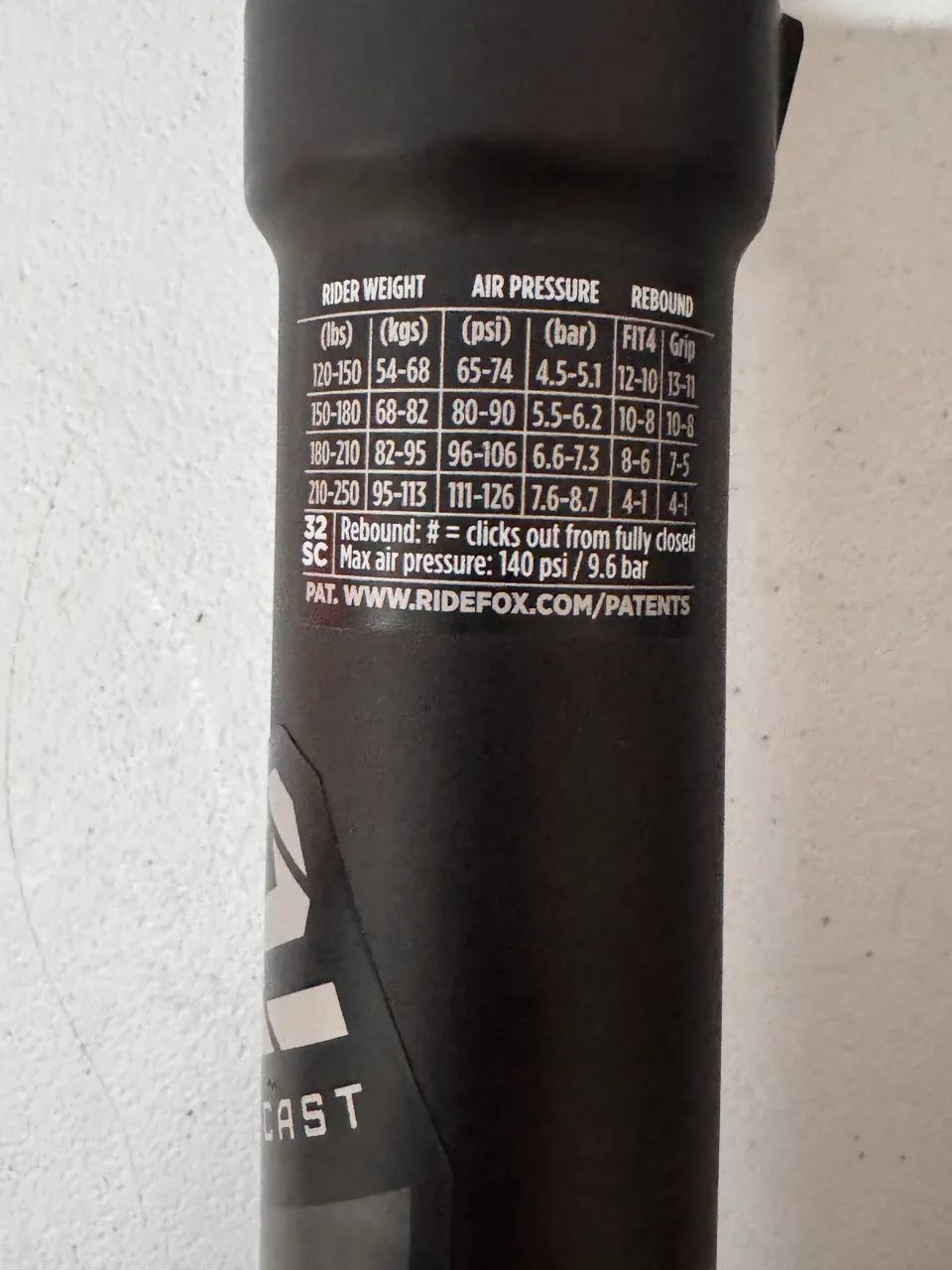 SUSPENSÃO FOX PERFORMANCE STEP-CAST 29 100 MM ESTADO ZERO  - Foto 3