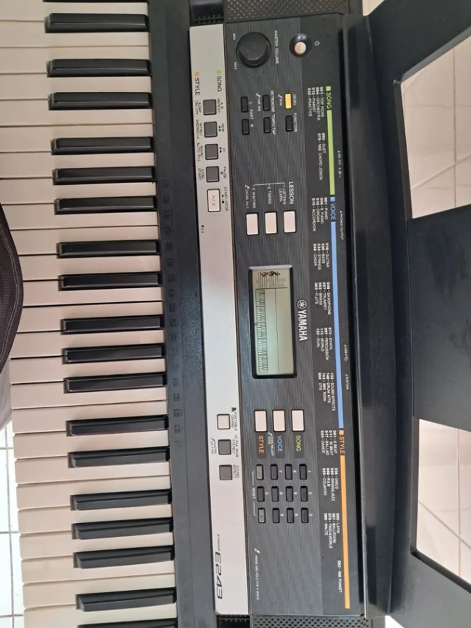 TECLADO YAMAHA PSR-E243 - Foto 2