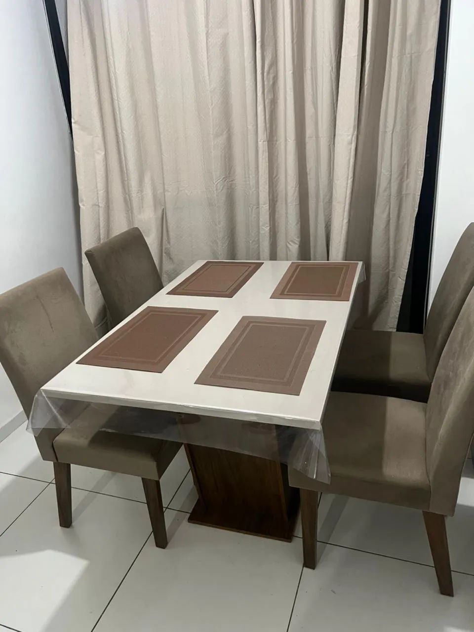 CONJUNTO DE MESA E ARMÁRIO  - Foto 2