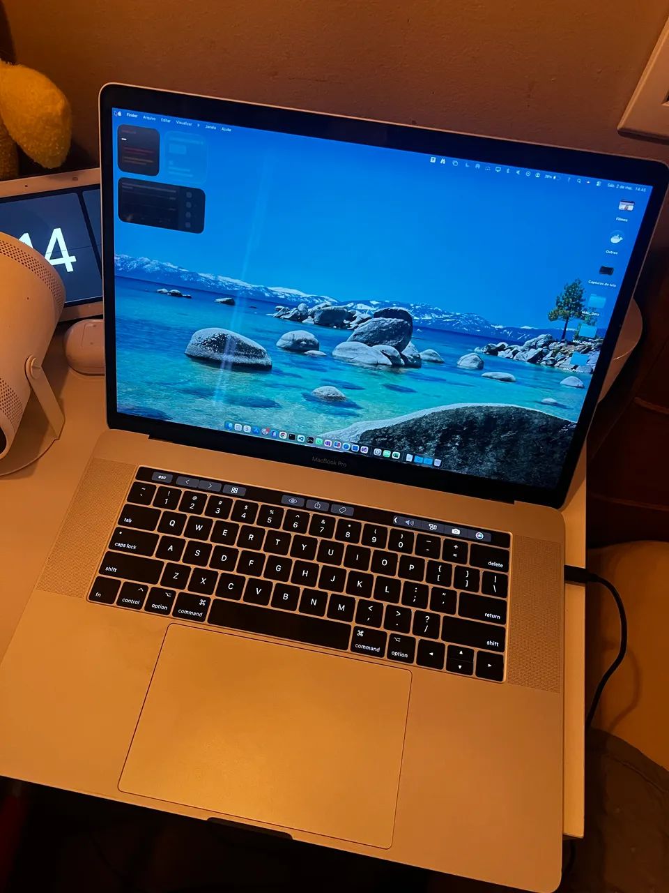 Macbook A1707 i7 2.9ghz 16gb Ram 1tb ssd 4gb de video Radeon - Foto 5