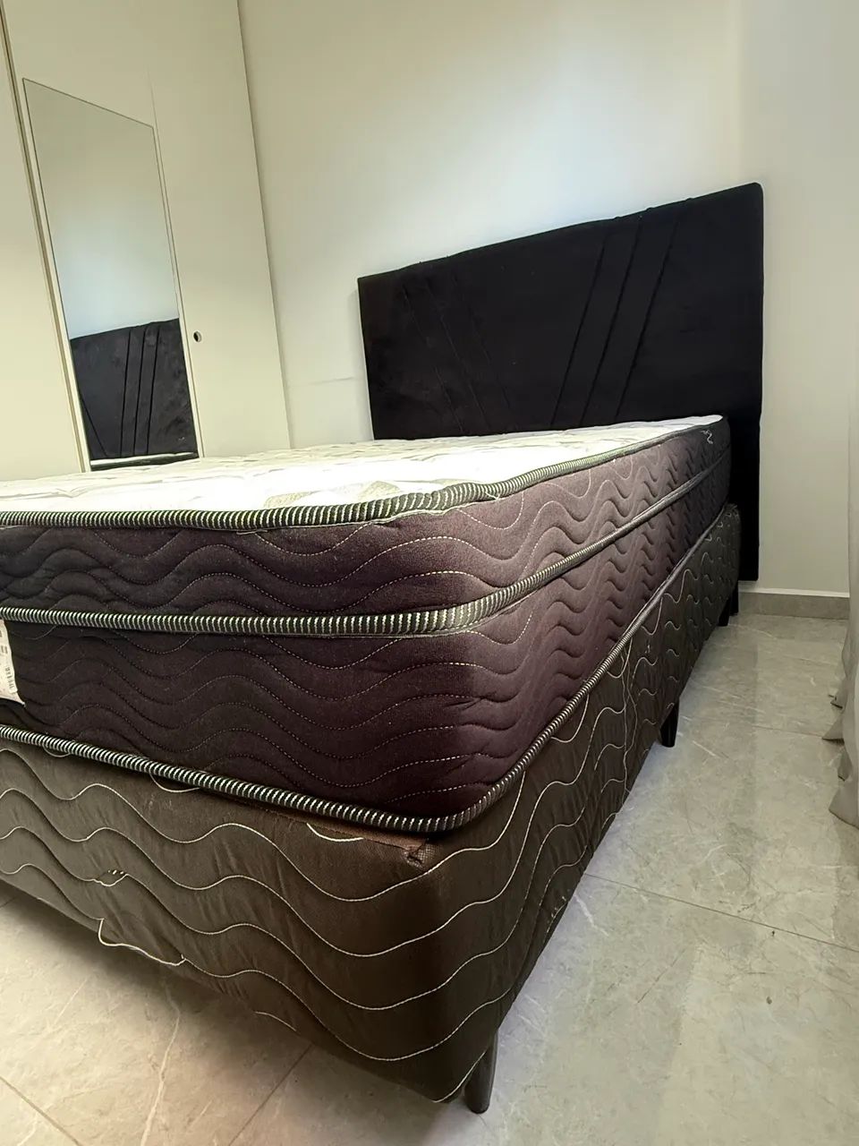 Cama Box Casal Ortobom + Cabeceira Estofada Preta | Excelente Estado - Foto 4
