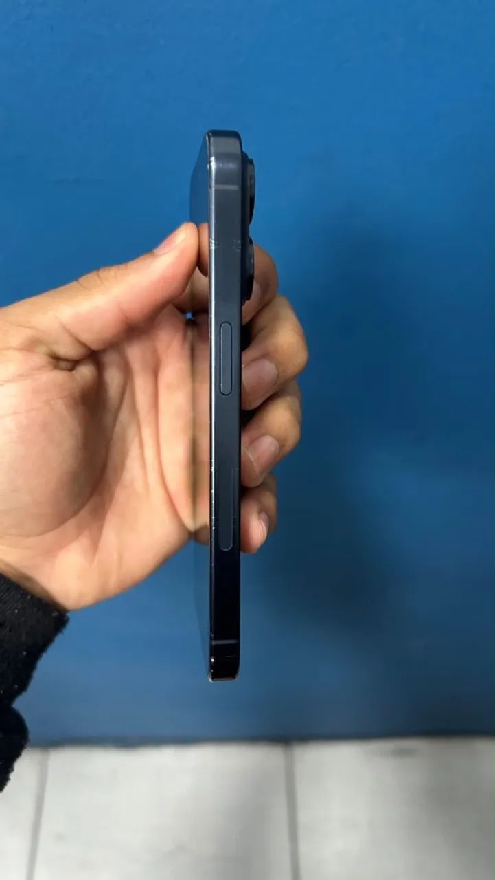 IPHONE 15 PRO - Foto 4