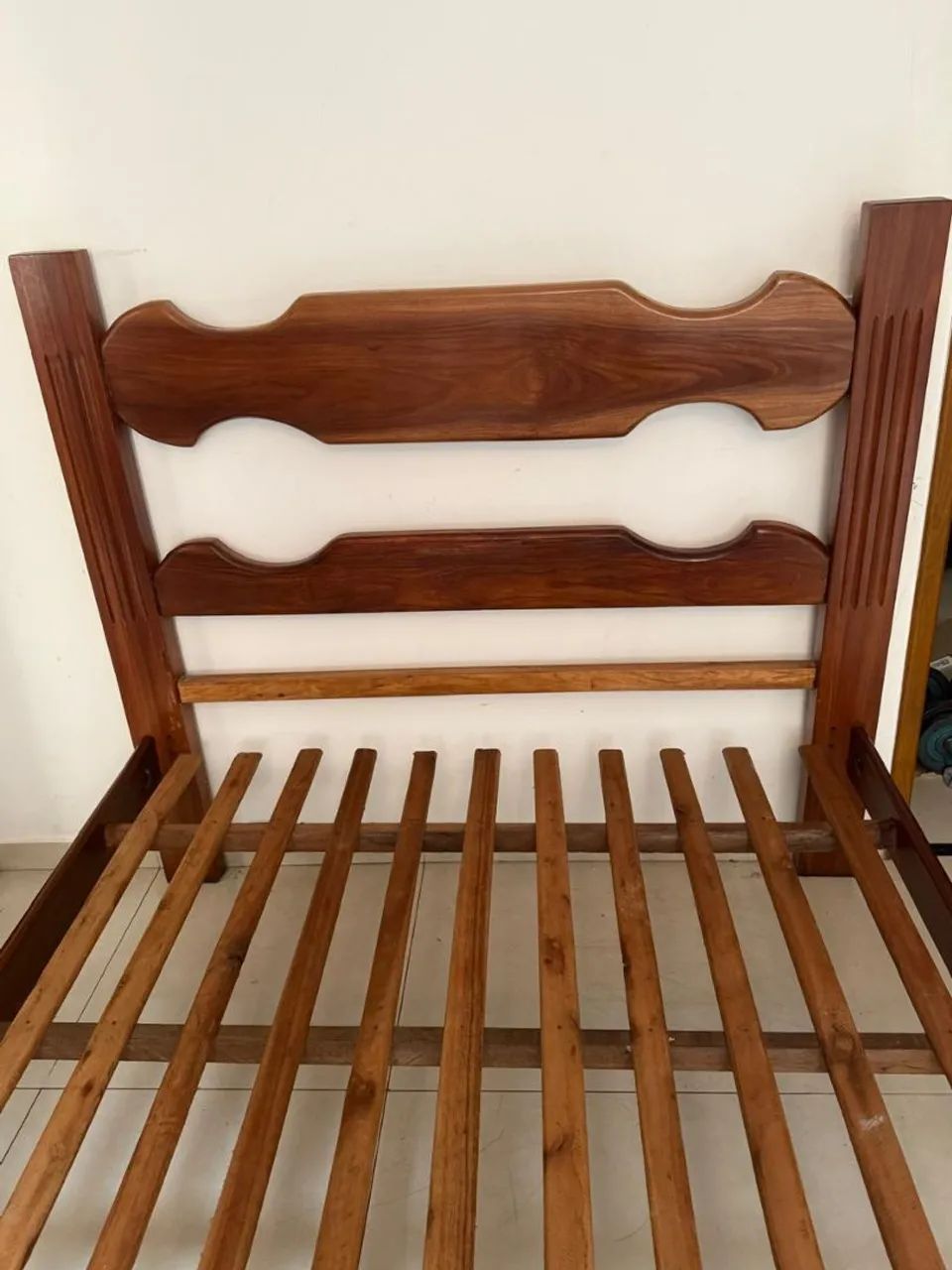Cama de madeira maciça totalmente original 65576112439811121