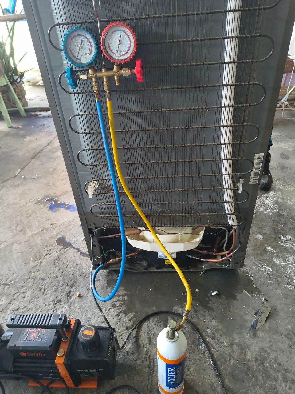  AR Condicionado e Geladeira 
