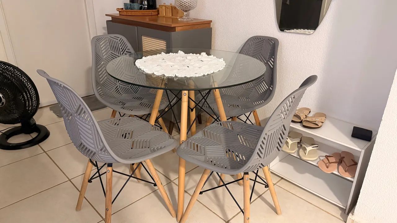 Mesa com cadeiras  - Foto 4