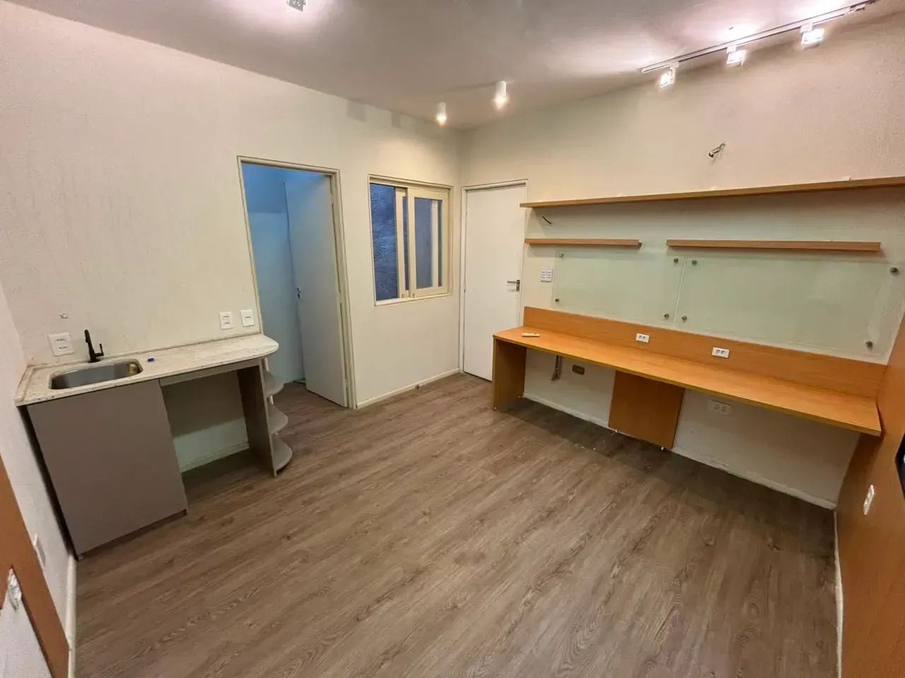 Alugel sala escritório consultório no coração da Jatiuca reformado - Foto 2