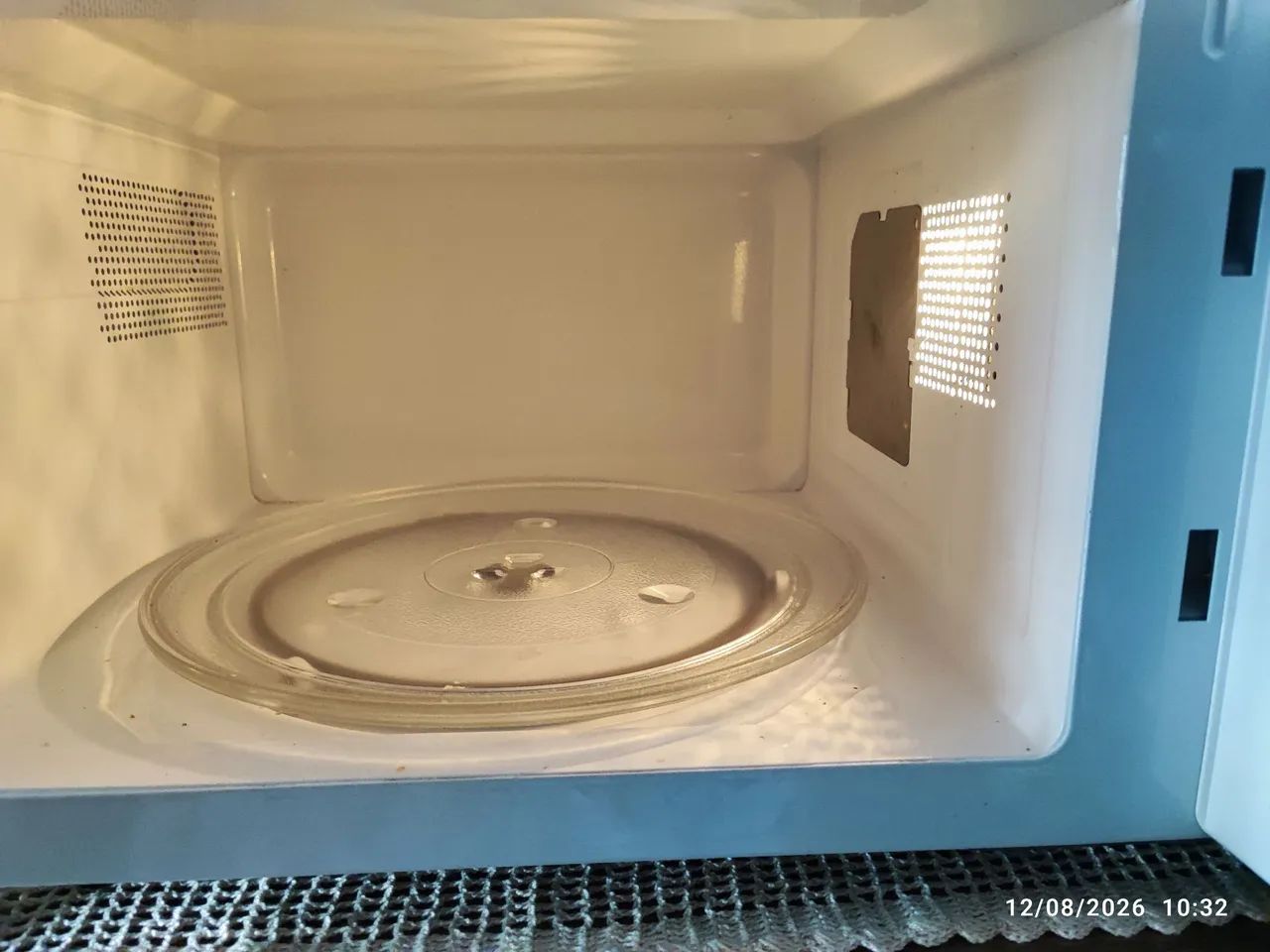 Microondas Brastemp 32 127 volts  - Foto 4