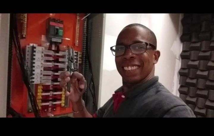 Serviços Elétricos e Manutenção em Geral 