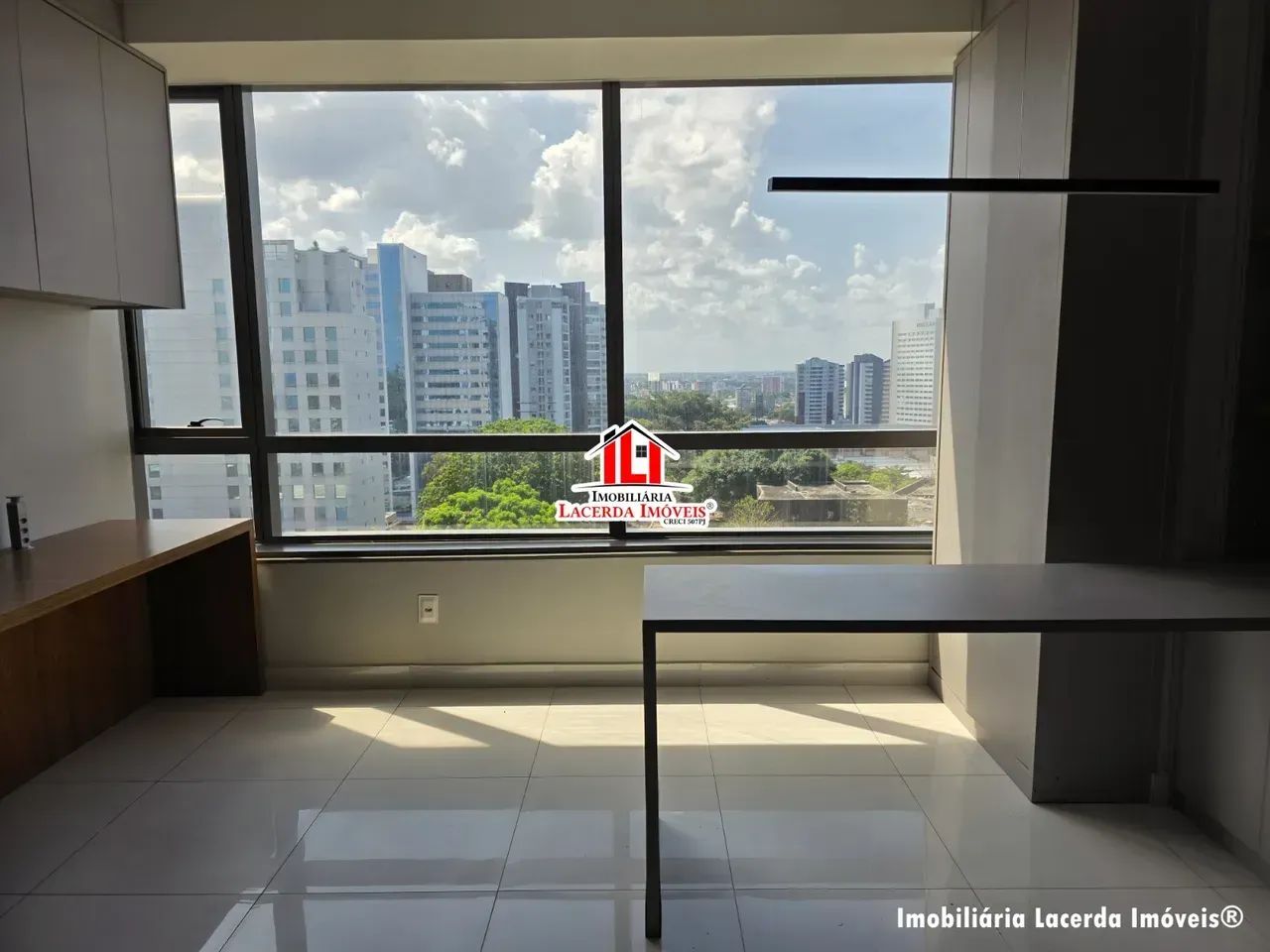 Sala Comercial no Soberane com 35m² reformada, climatizada e modulados - Foto 4