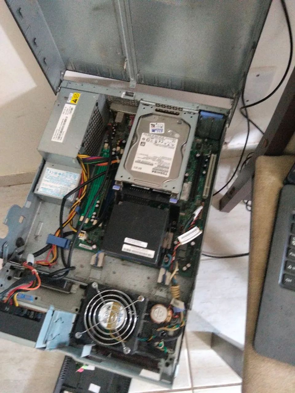 Vendo duas cpu e um notebook pra consertar ou pra retirada de peças . - Foto 3