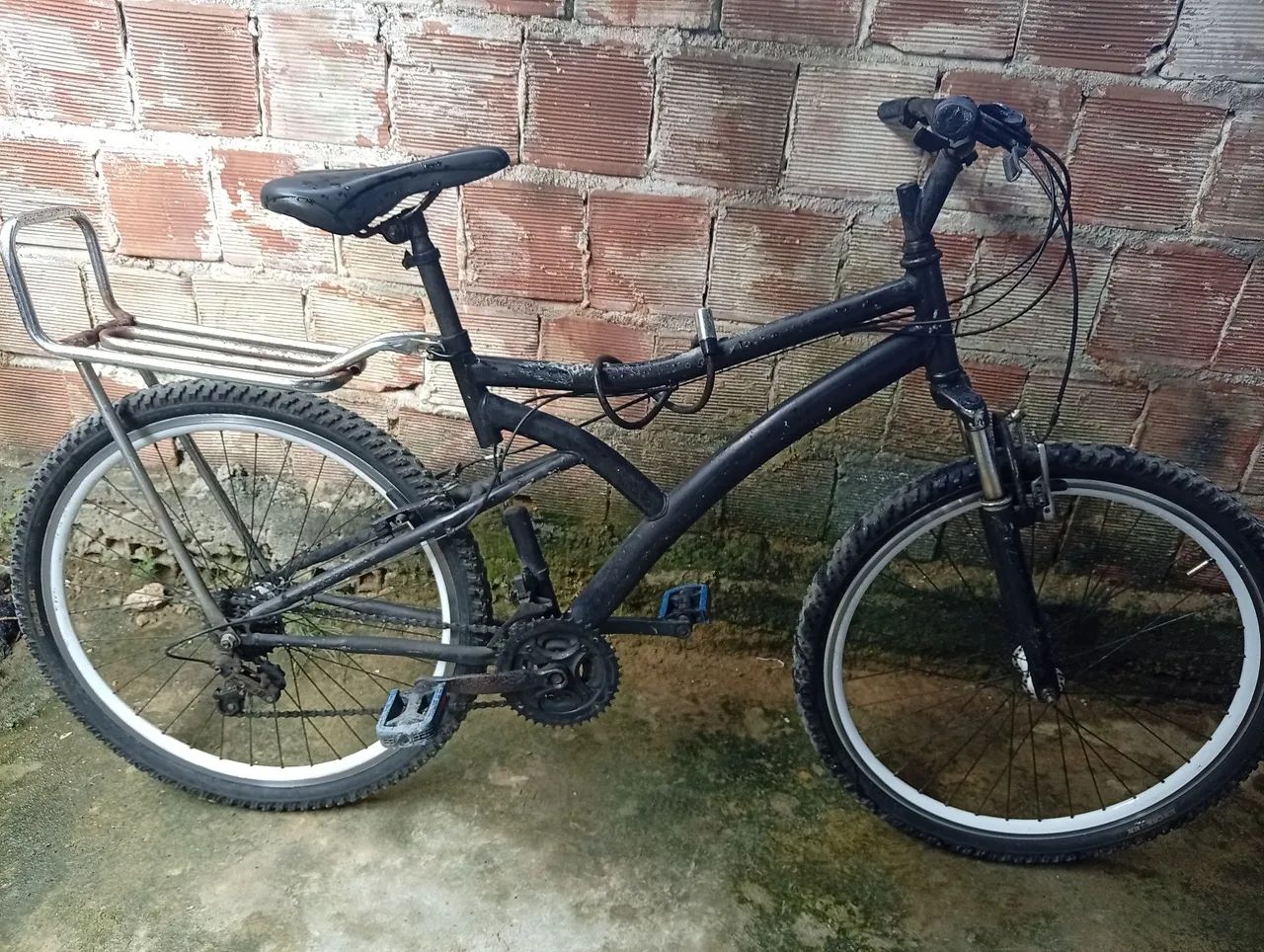 Bicicleta aro 26 com marcha 