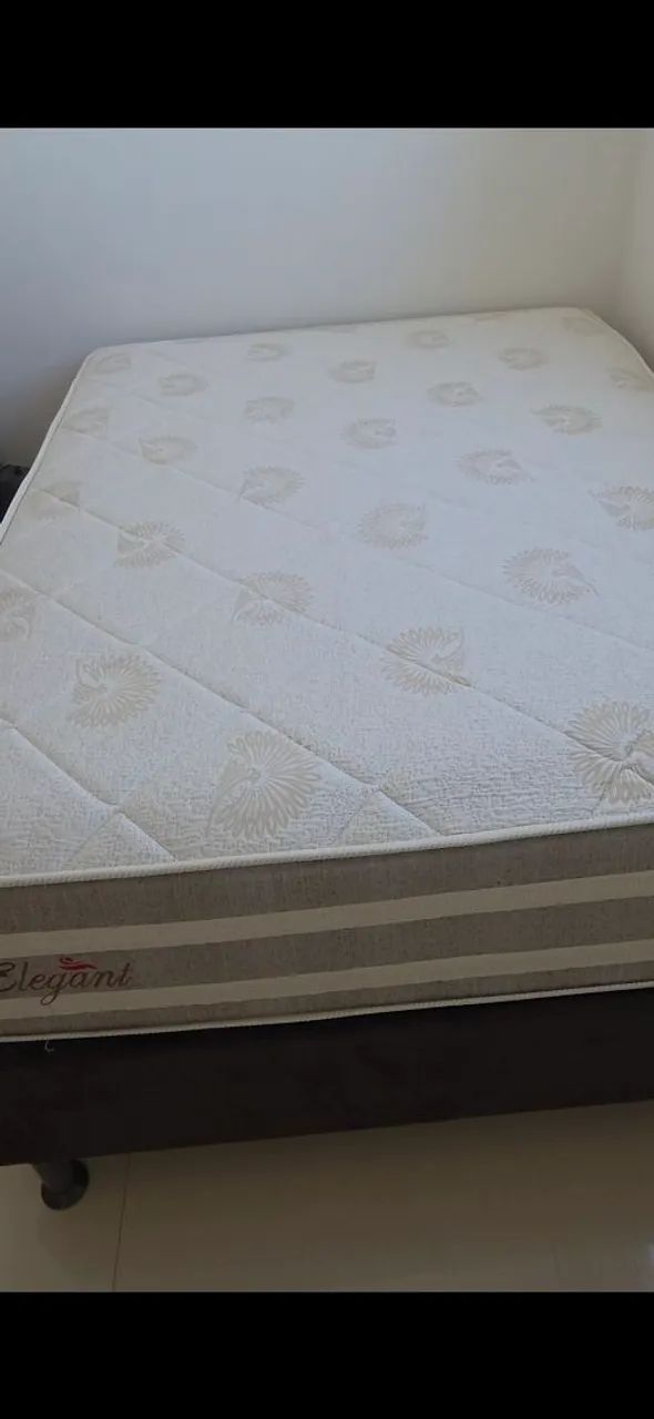 Vendo Cama Box + colchão Casal
