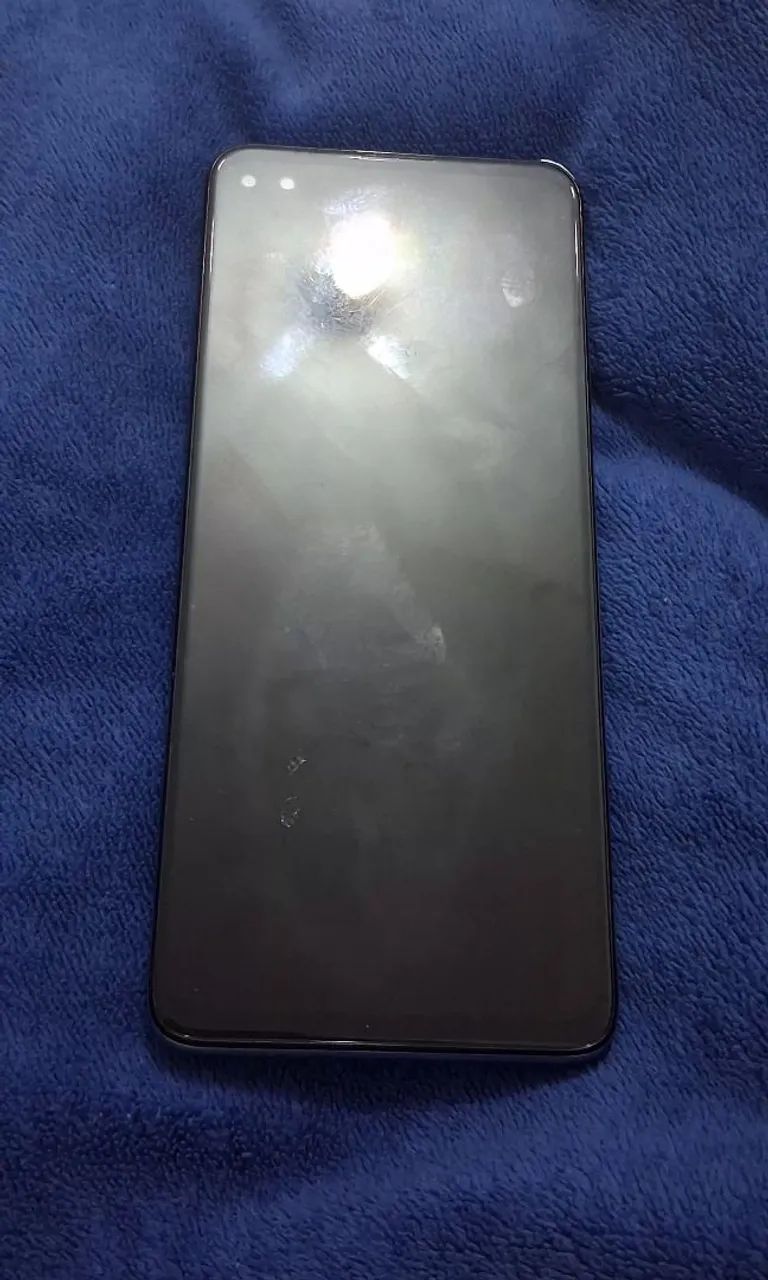 Celular para retirada de peças.