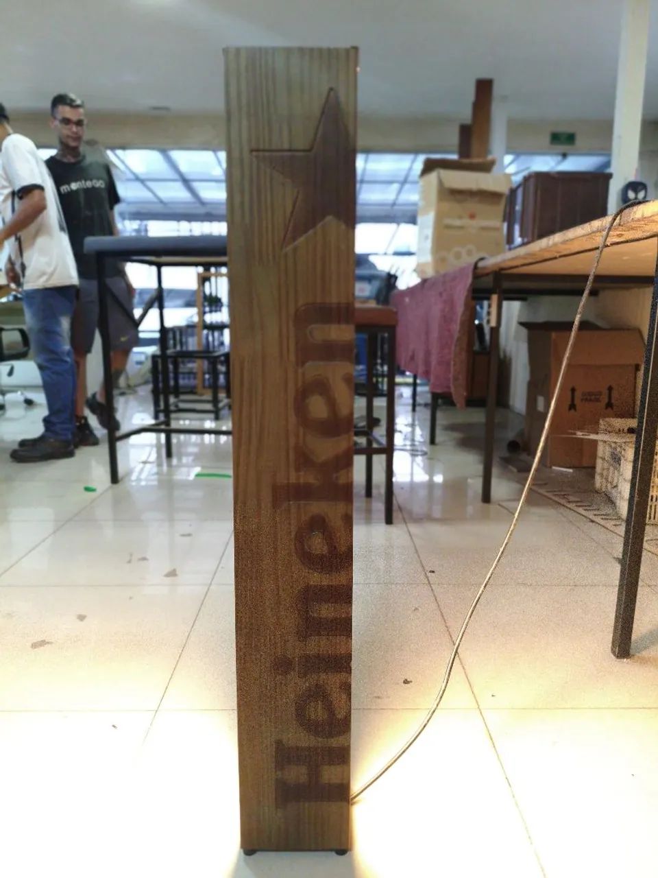 Totem iluminado Heineken 