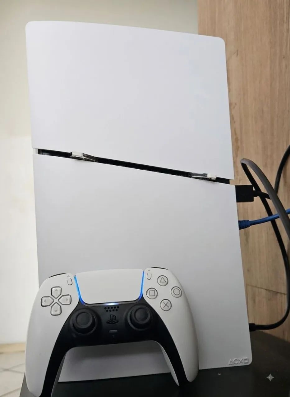 PS5 Slim Impecável + Controle Original + 1 Ano de PS Plus Extra - Foto 2