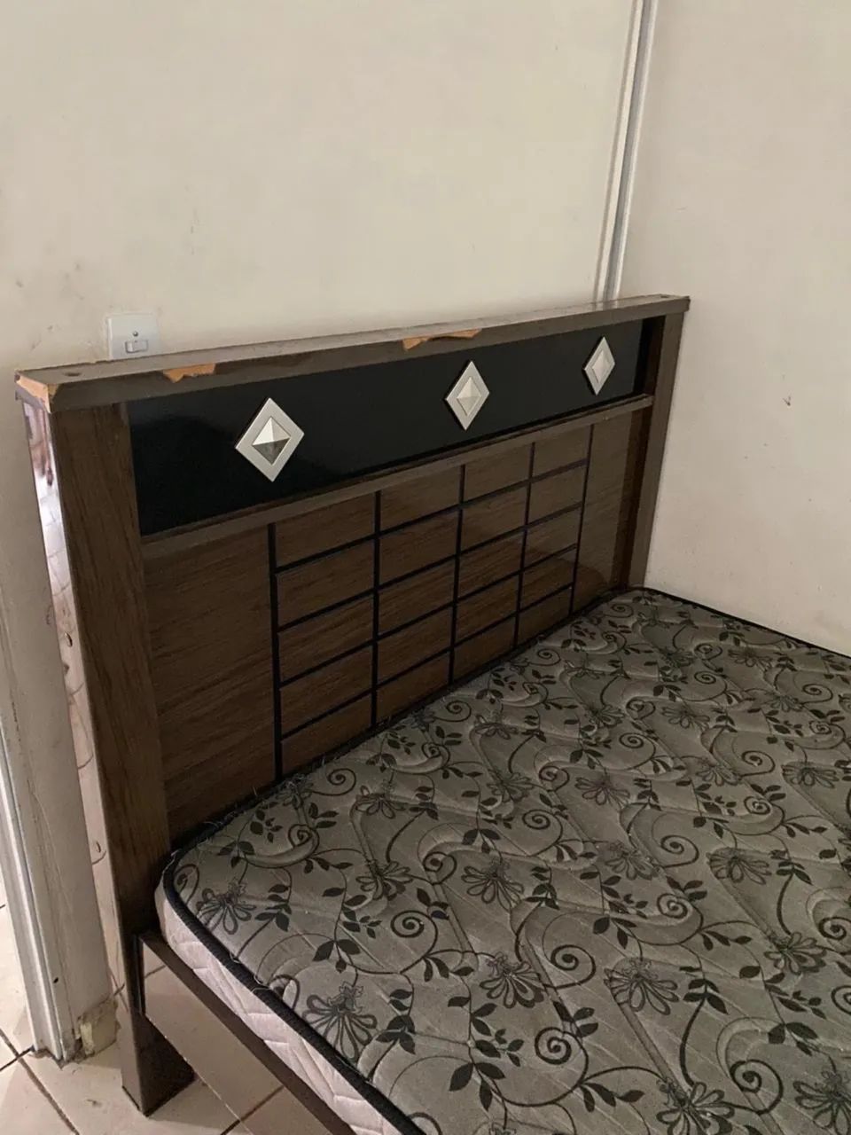 Cama e colchão 