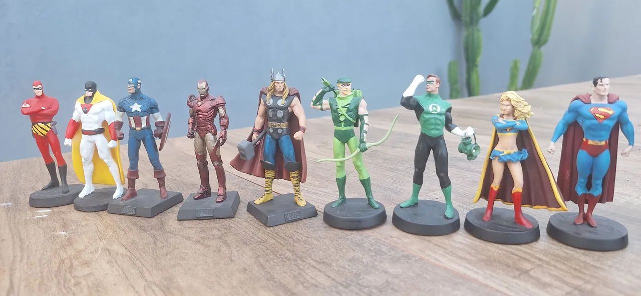 Super Heróis - feitos em chumbo - Foto 3