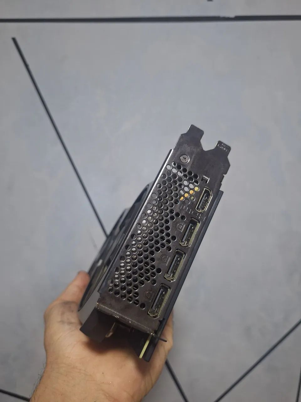 RTX 4070 MSI VENTUS 2X - Foto 2