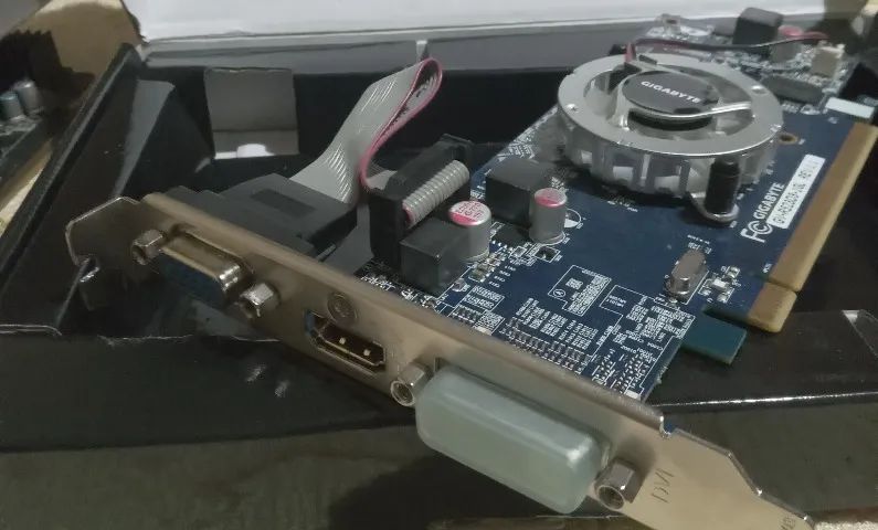 VENDO 2 PLACAS DE VIDEO + FONTE PC - Foto 2