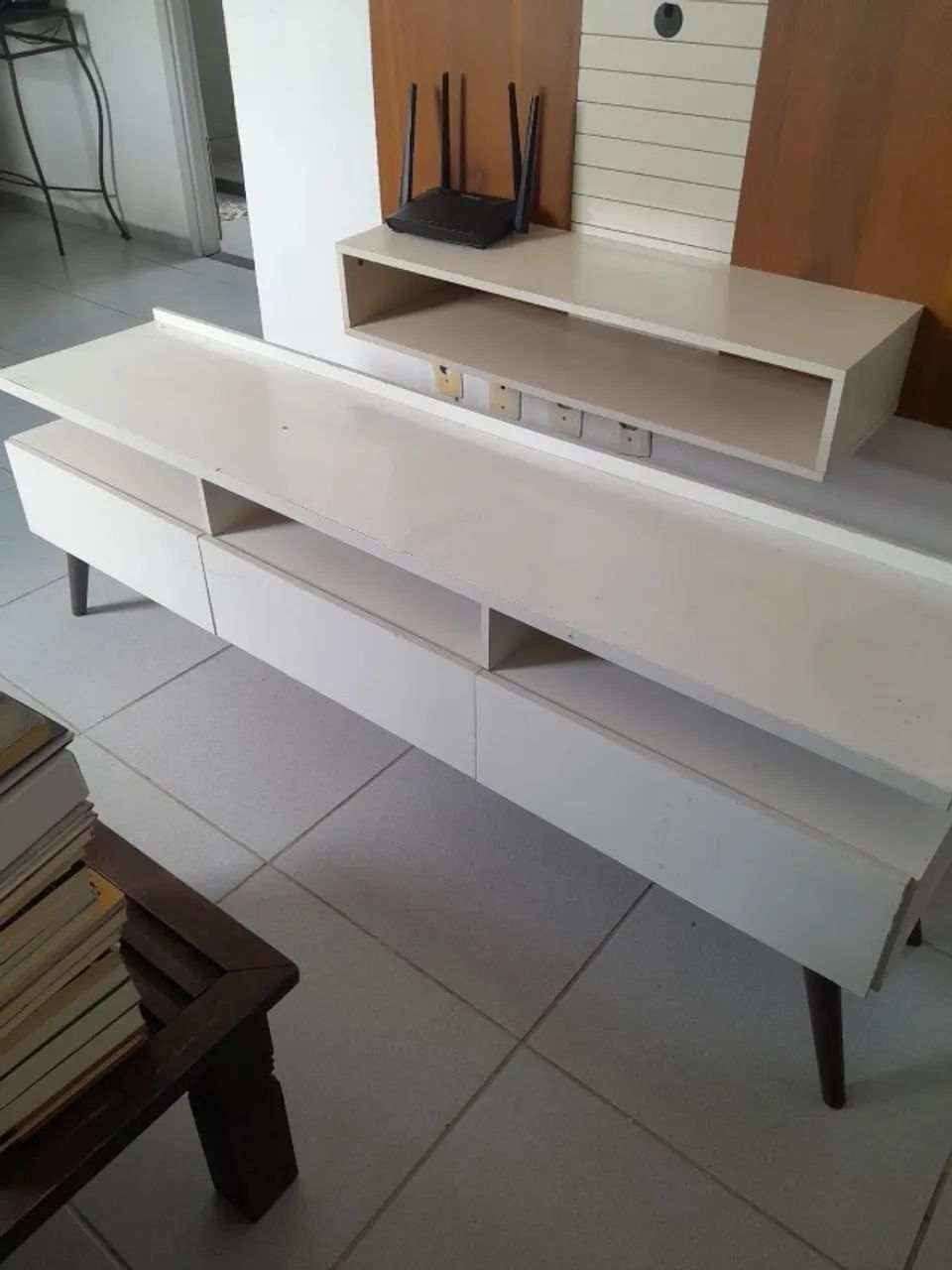 Rack para Sala Moderno Branco com Gavetas e Nichos