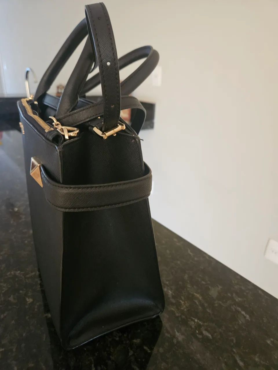 Bolsa Michael Kors - Couro Preto Estruturado - Foto 2