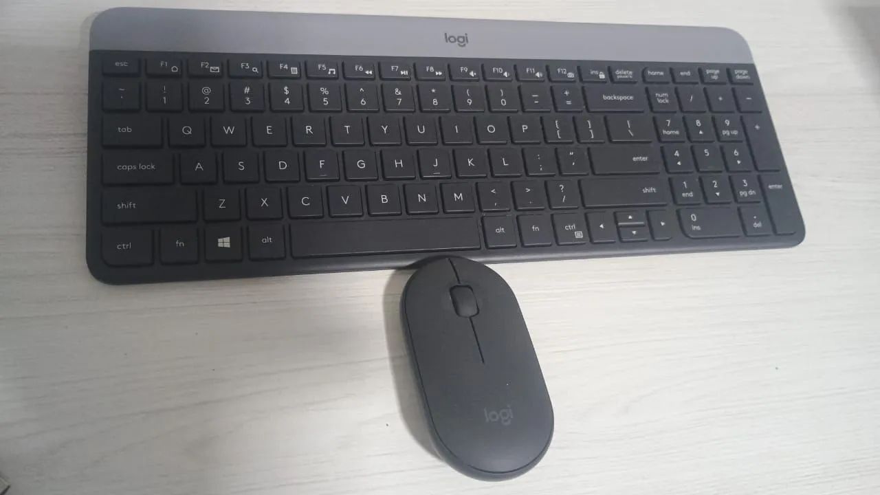 Kit teclado e mouse sem fio Logitech MK470 - Foto 2
