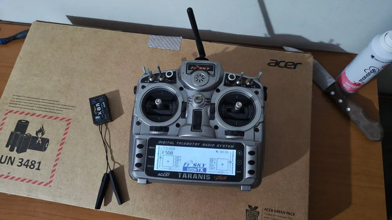 Rádio TARANIS X9D plus + Bateria + Receptor FrSky X8R  - Foto 2