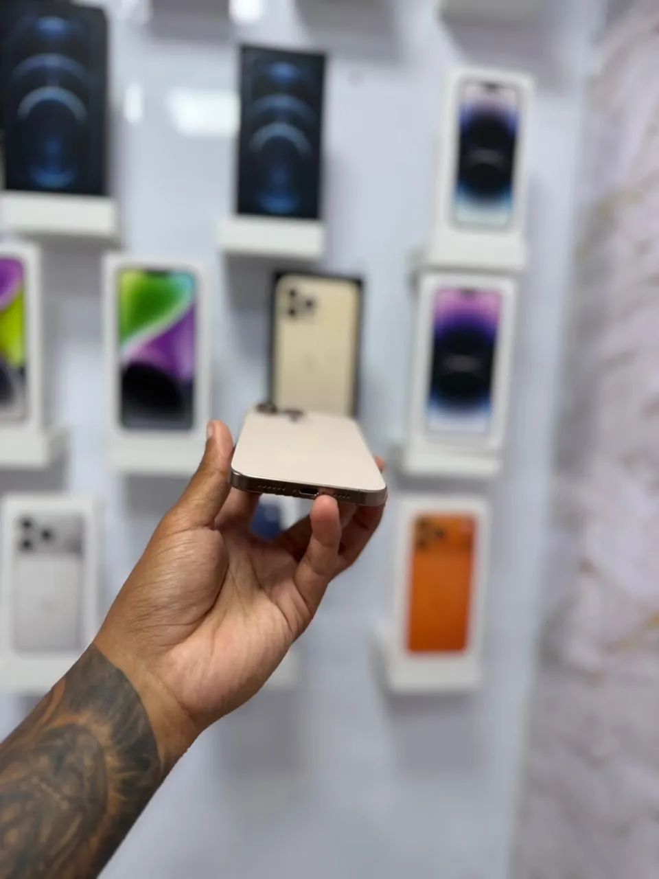 IPHONE 16 PRO MAX 256GB ?R$ 5.799 - Foto 2