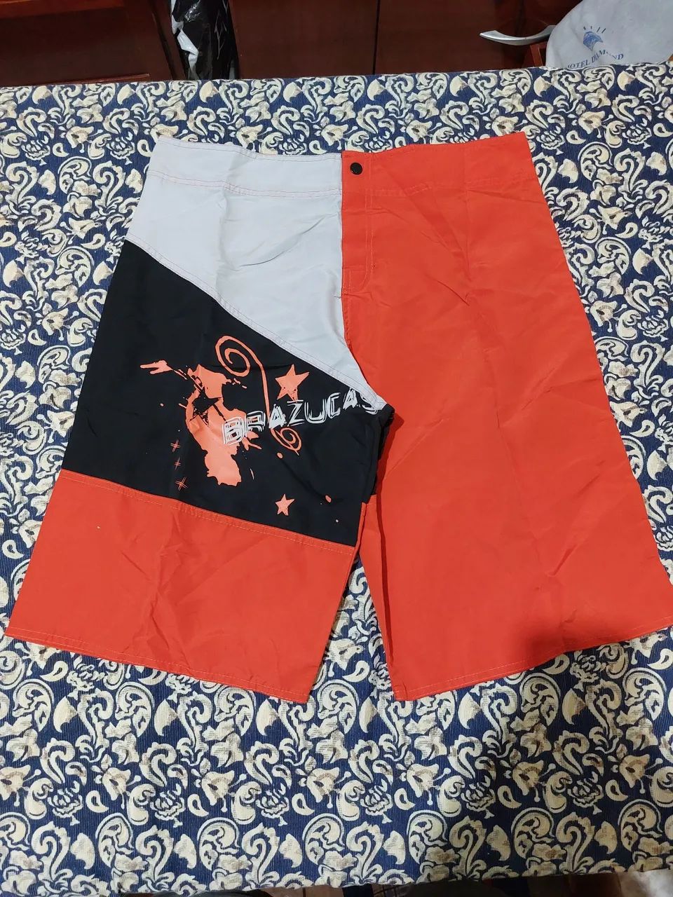 Shorts novo - tamanho 44