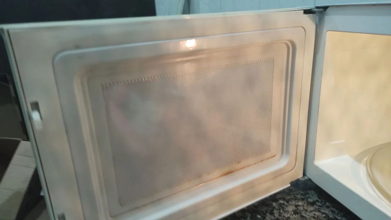 Vendo microondas, capacidade 31 Litros, semi novo. - Foto 5