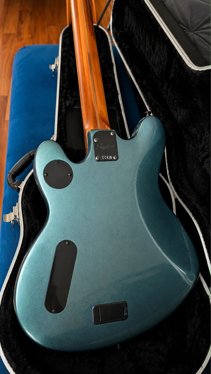 Guitarra Squier Contemporary Active Starcaster + Case + Amplificador - Foto 4