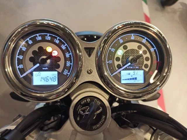 Triumph SpeedTwin 1200 2022 - Foto 4
