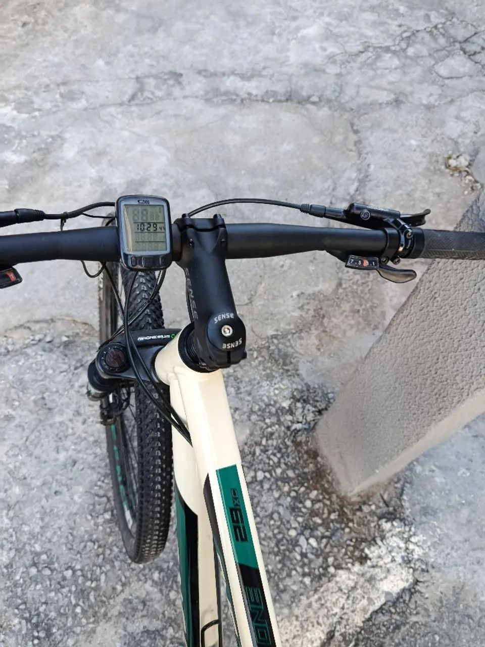 Bicicleta Sense aro 29 - Foto 2