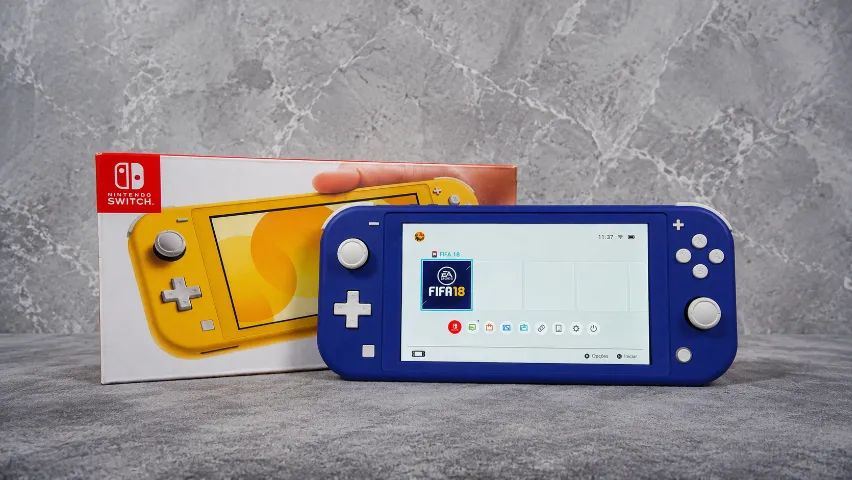Nintendo Switch Lite Azul Royal IMPECÁVEL - Consoles de Vídeo Game