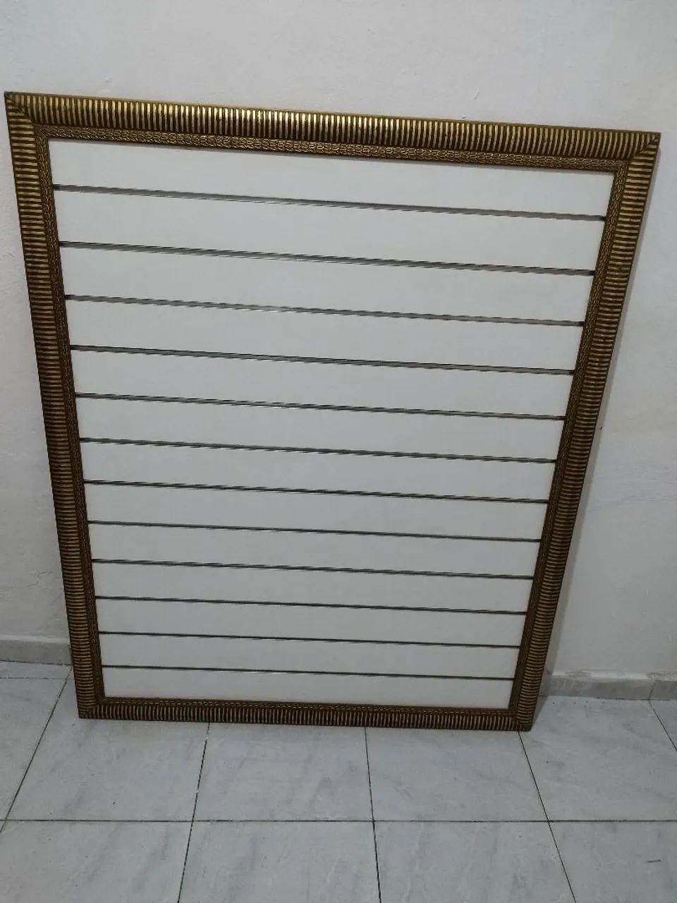 Painel canaleta com moldura dourada - Foto 2