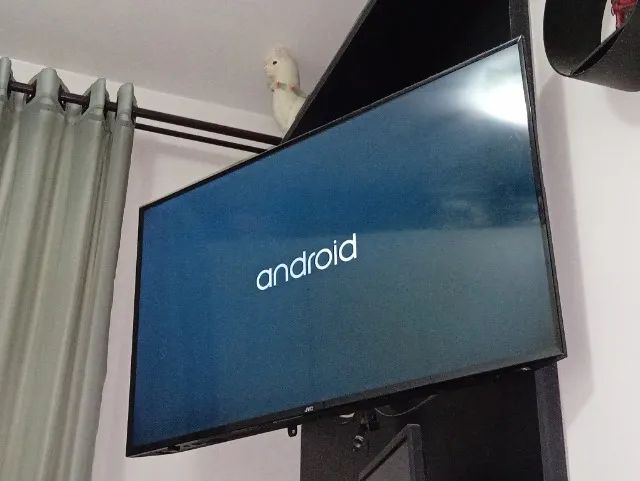 Smart TV 43' marca JVC com Android TV - Foto 2