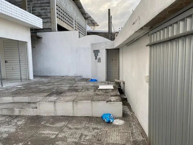 Casa com primeiro andar - Foto 4