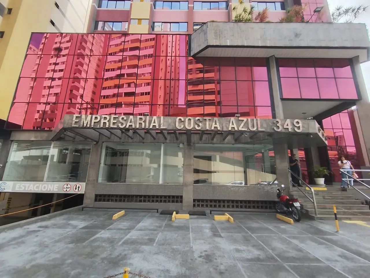 Sala comercial com 40m² no Ed. Empresarial Costa Azul, Stiep - Foto 2