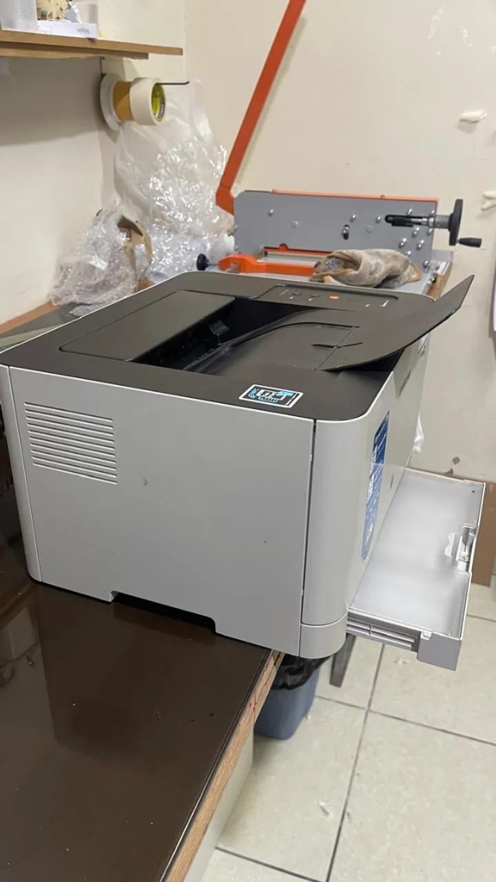 Impressora cor Samsung Xpress C4010w - Foto 2