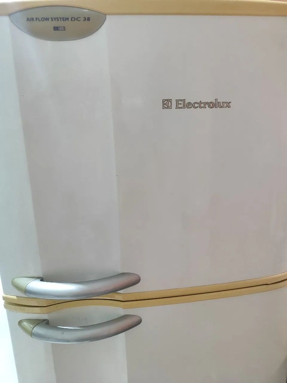 GELADEIRA ELETROLUX DC38 360 LITROS 