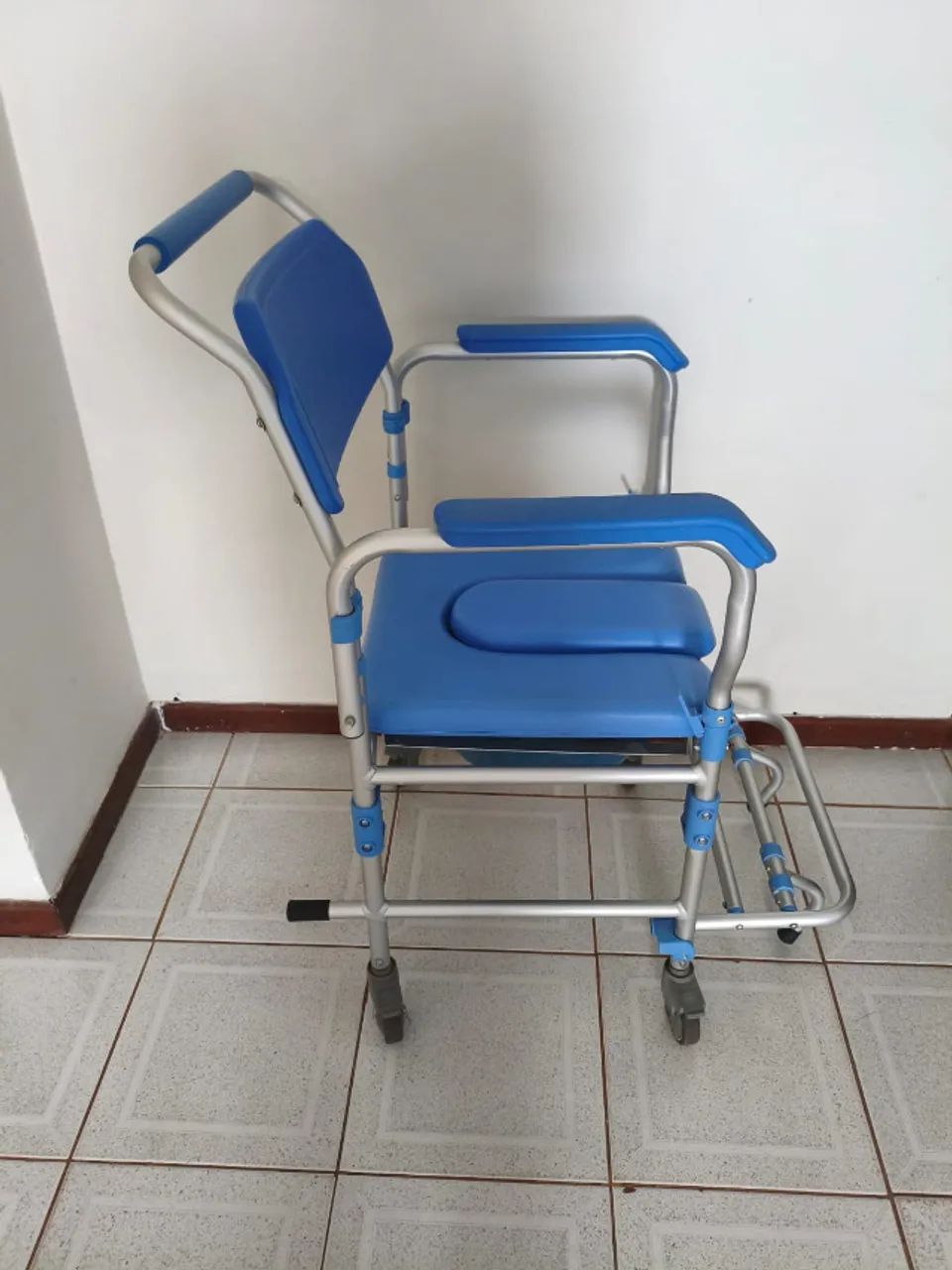 Cadeira de higiene - Foto 3