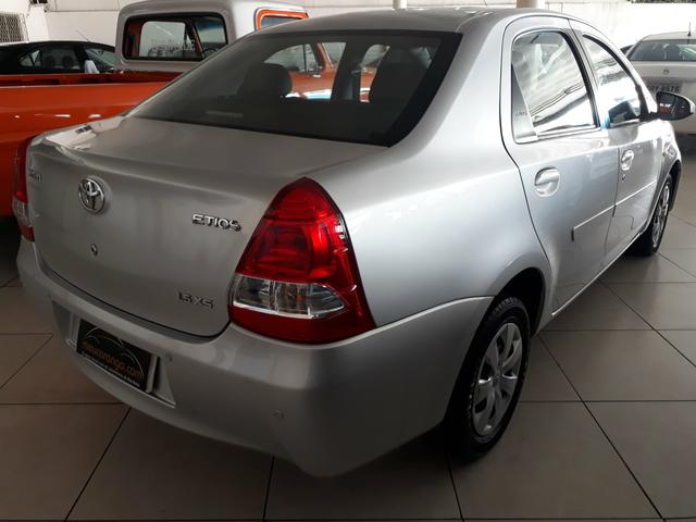Etios Sedan 1.5 XS - Foto 3