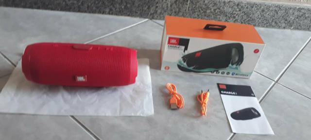 Caixa de som jbl charge 3